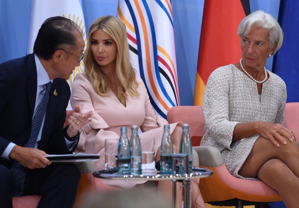 Ivanka Trump bi chi trich vi thay cha du hop o G20 hinh anh