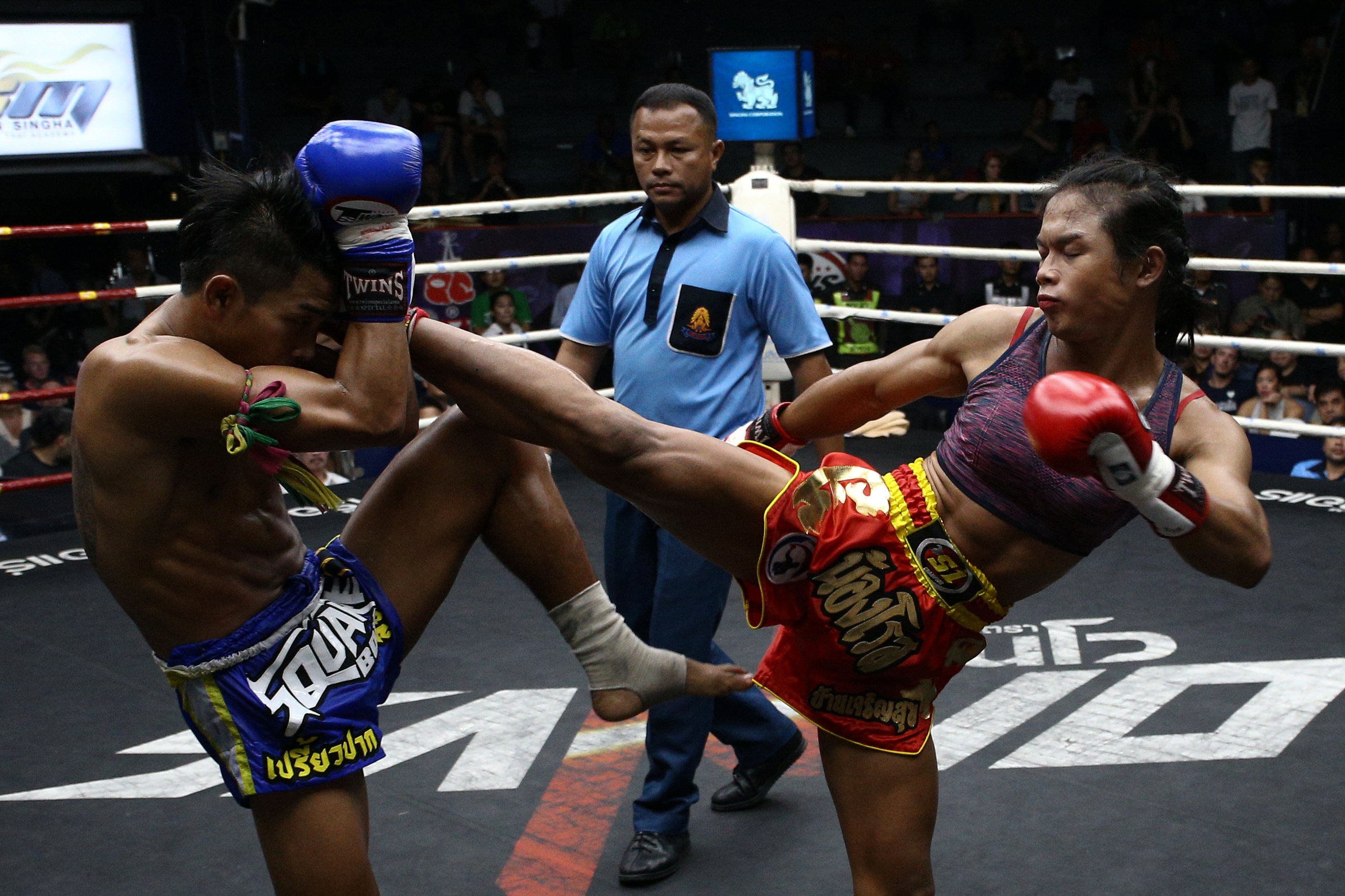 Hanh trinh gian nan cua tay dau Muay Thai chuyen gioi hinh anh
