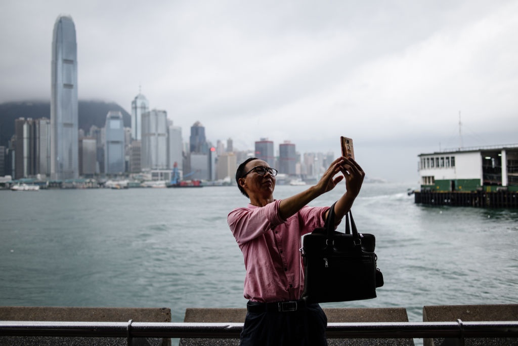 Hong Kong: Thieu ca dan ong lan 'tam trang de yeu' hinh anh