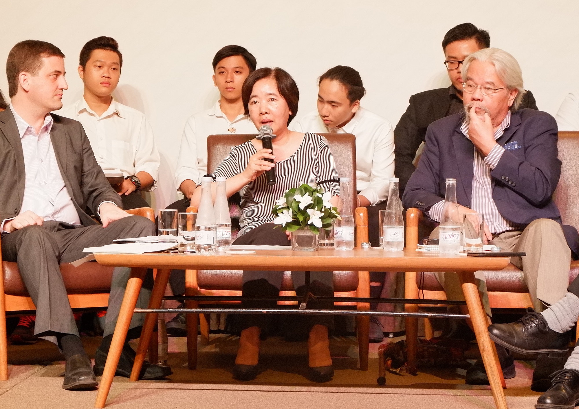 DH Fulbright co day tu tuong HCM khong anh 1