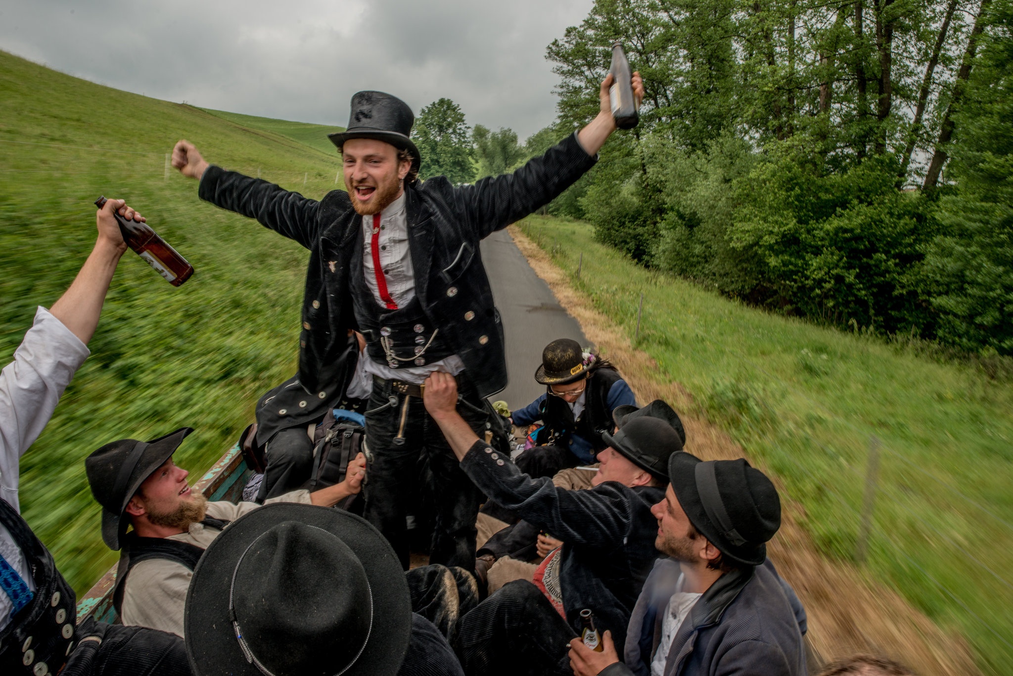 Nhung tho hoc viec Trung Co, ho van lang thang o chau Au hinh anh