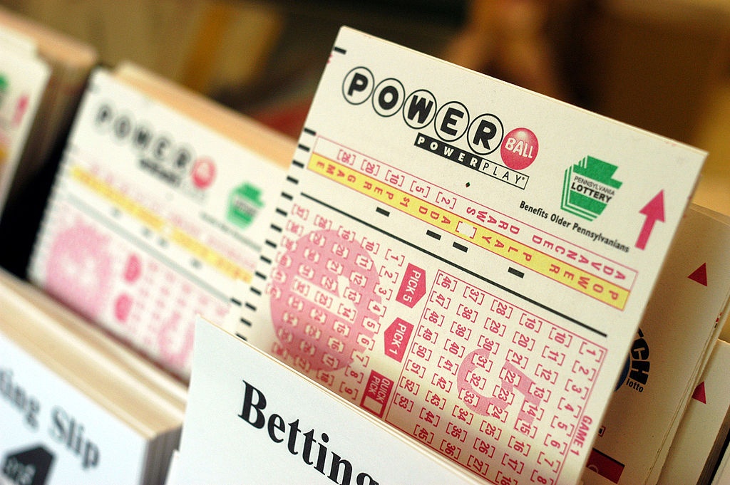 Nguoi Viet co the mua ve so Powerball? hinh anh