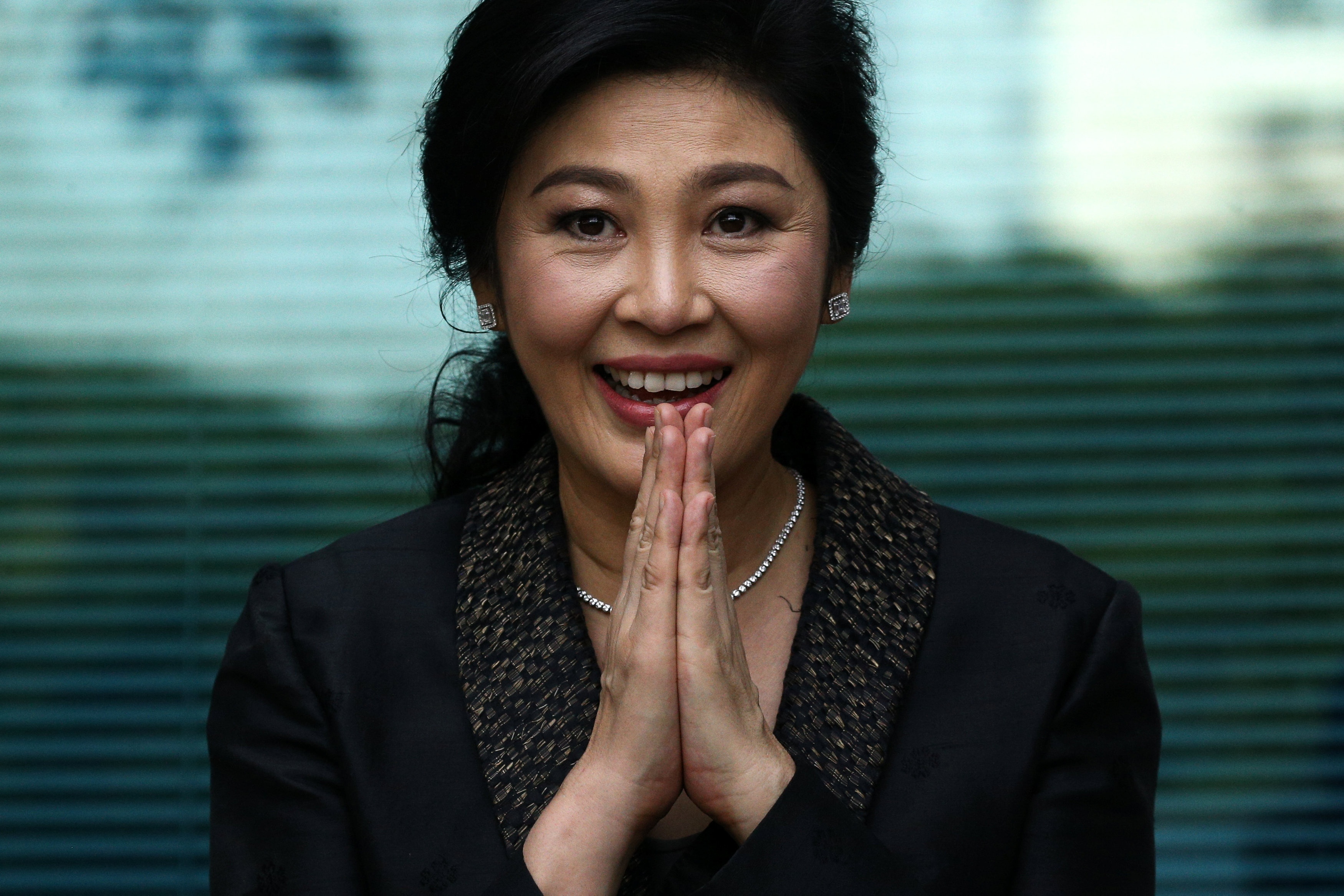 Yingluck bi truy na anh 1