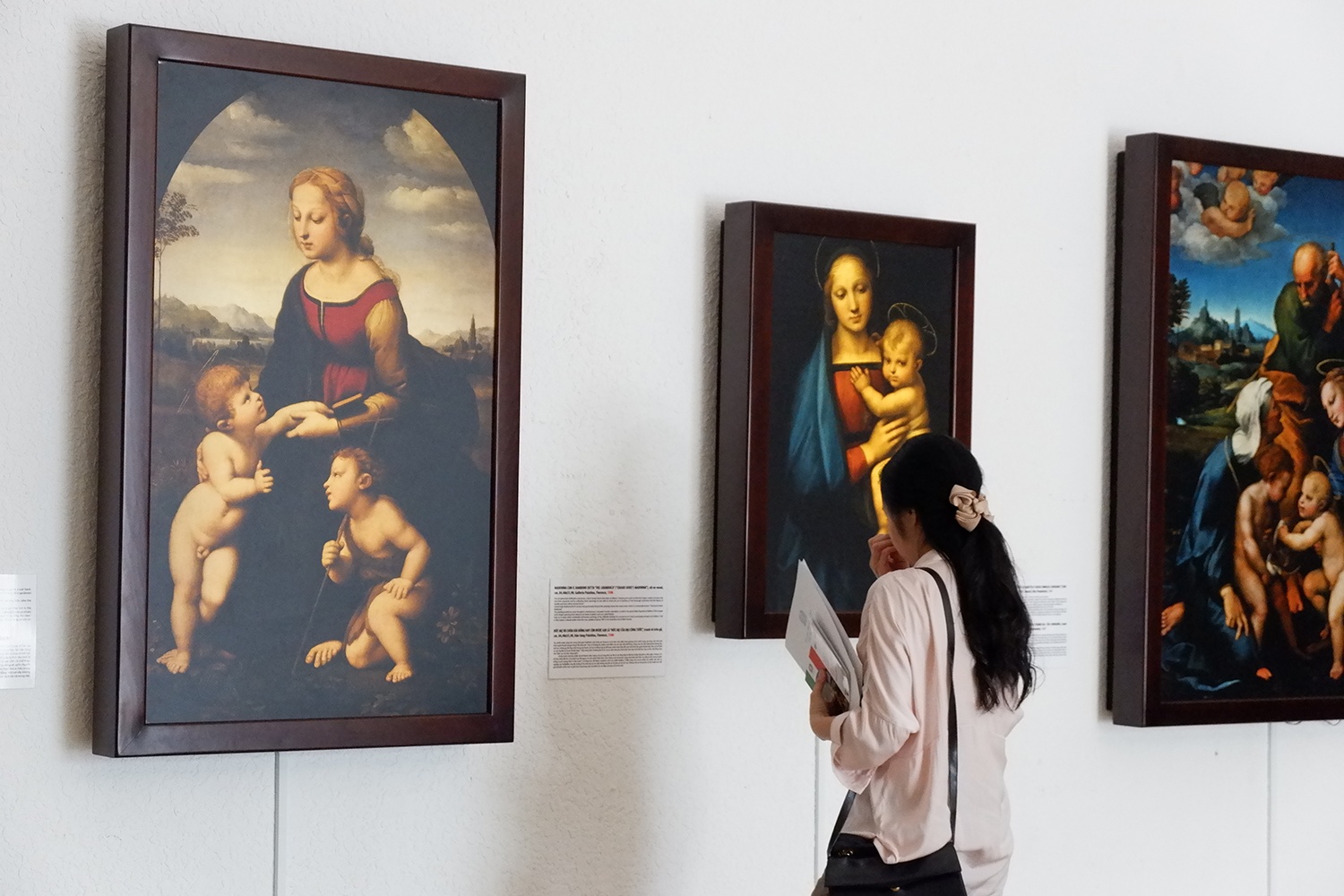 Trien lam cac tac pham cua danh hoa Raffaello o TP.HCM hinh anh