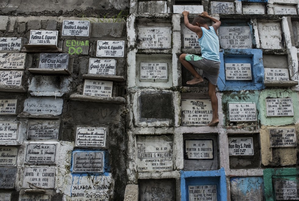 Nghia trang 'chung cu' noi nguoi ngheo chon tam nguoi than o Manila hinh anh