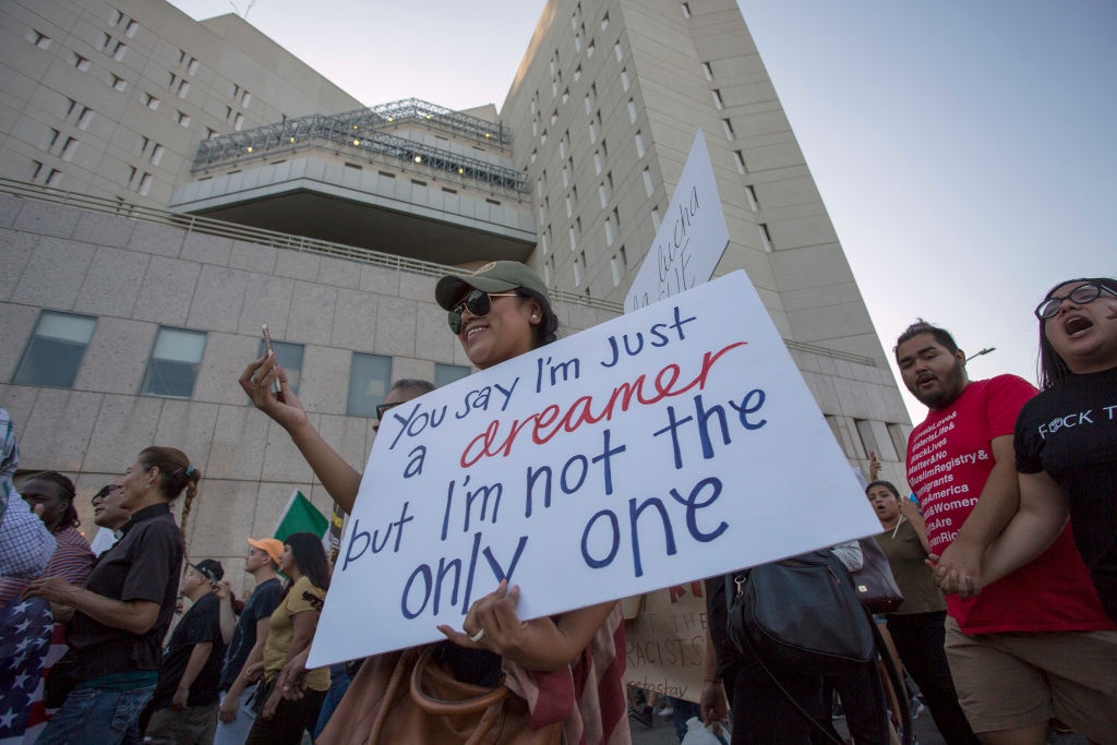 Trump lat do chinh sach Obama anh 10
