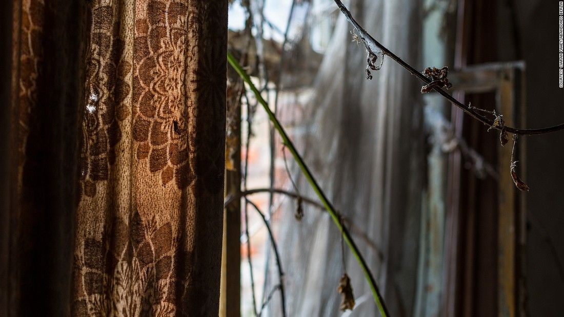 toa nha bi bo hoang o Berlin anh 9