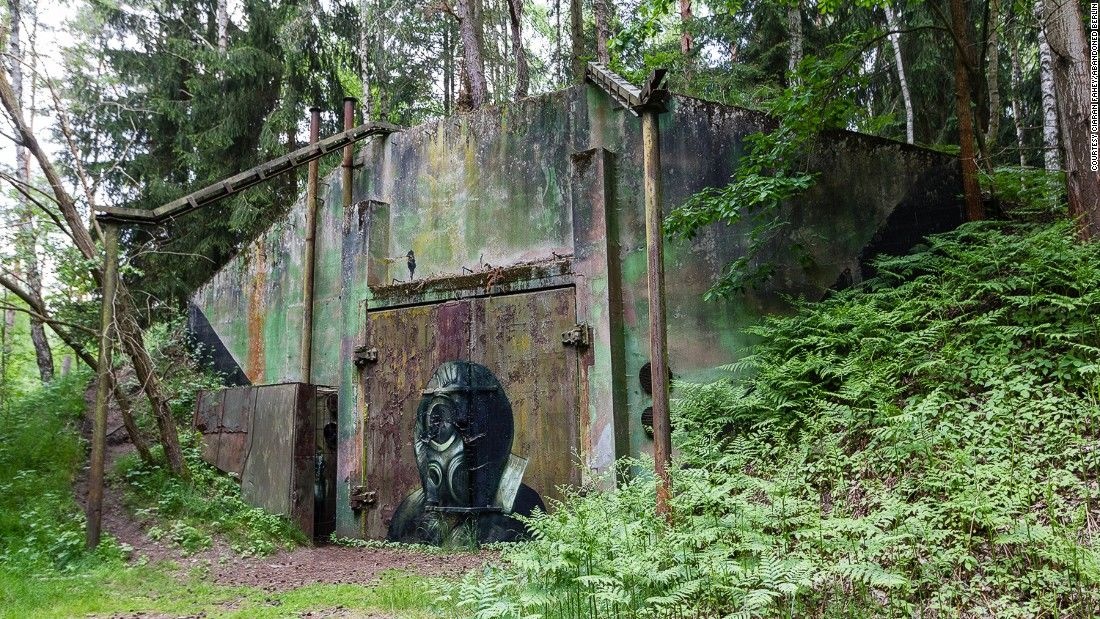 toa nha bi bo hoang o Berlin anh 4