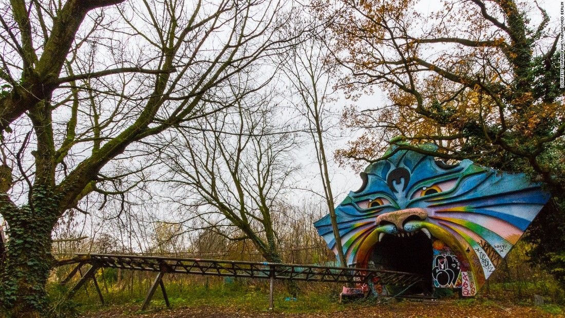 toa nha bi bo hoang o Berlin anh 2