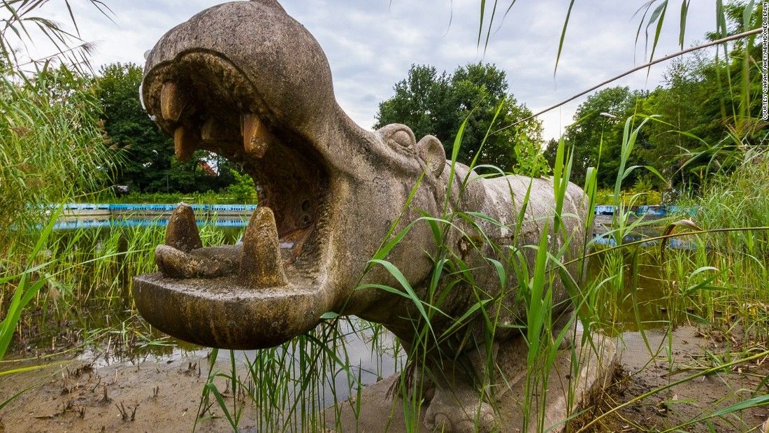 toa nha bi bo hoang o Berlin anh 3