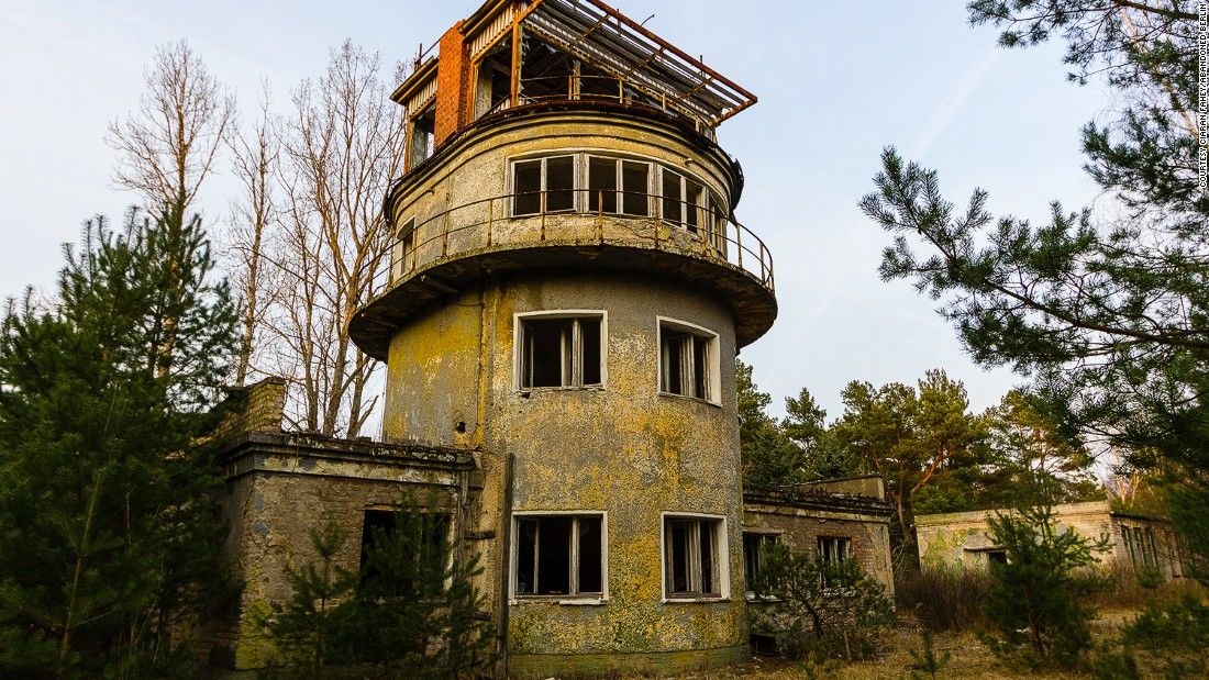 toa nha bi bo hoang o Berlin anh 6