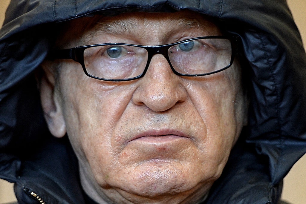 Sieu diep vien '9 ngon' cua Duc ra toa vi tron thue hinh anh