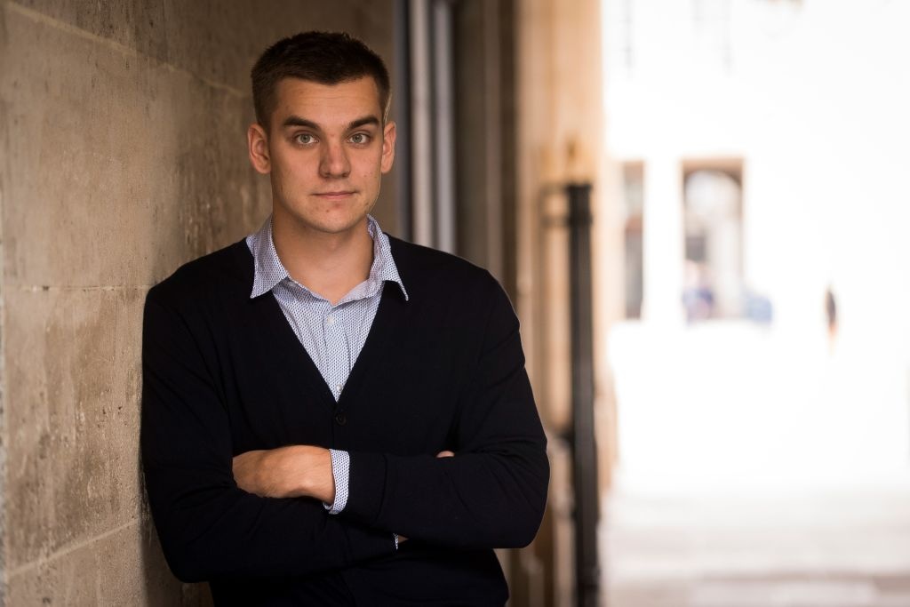 Ung dung goi xe cua CEO 23 tuoi thach thuc Uber tai Paris hinh anh