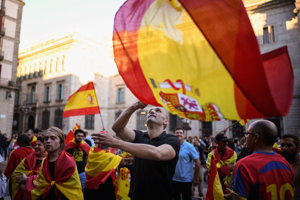 Tay Ban Nha keu goi truy to lanh dao Catalonia vi toi noi loan hinh anh