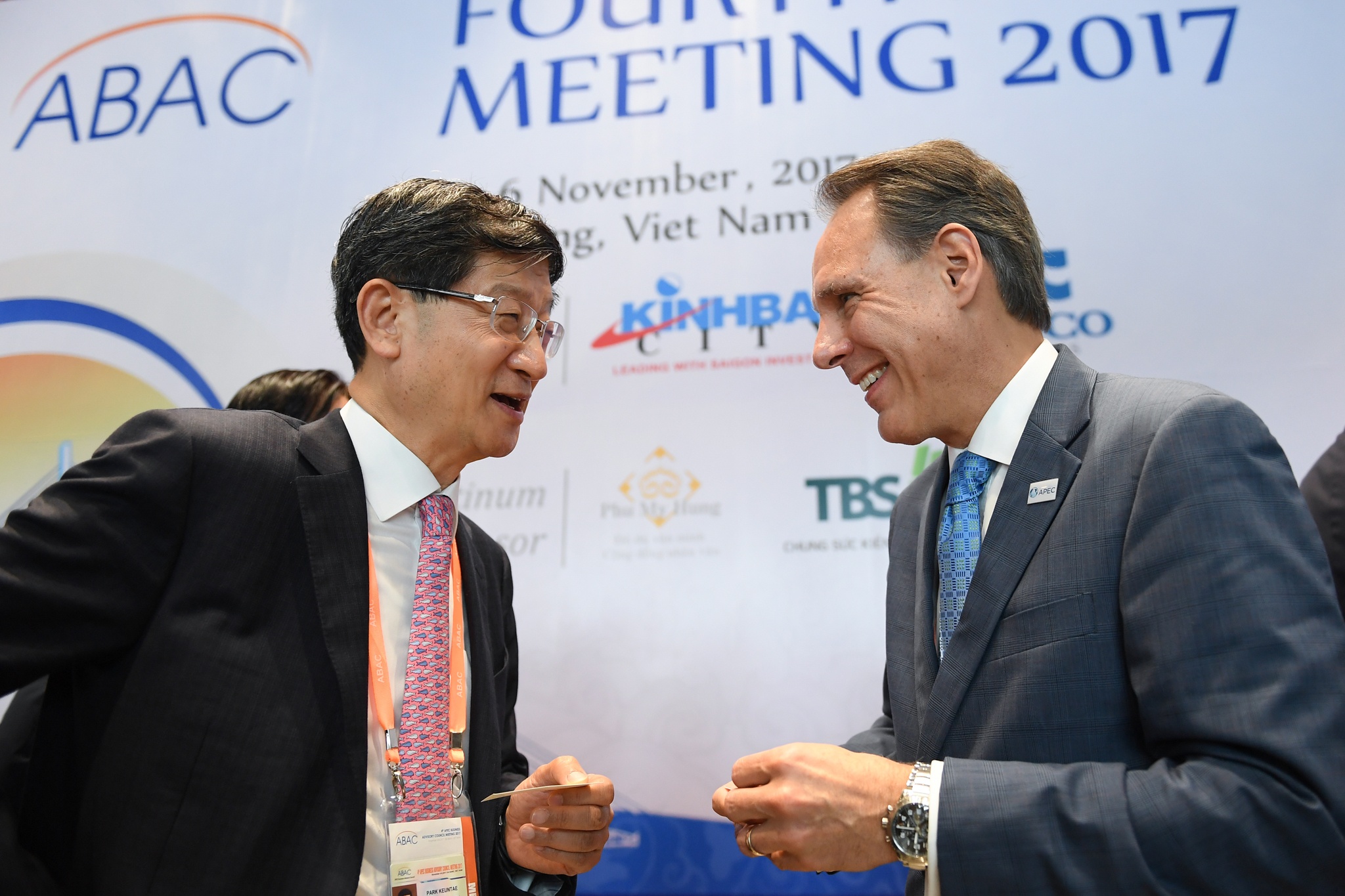 Gioi doanh nghiep APEC keu goi cac lanh dao cam ket voi toan cau hoa hinh anh