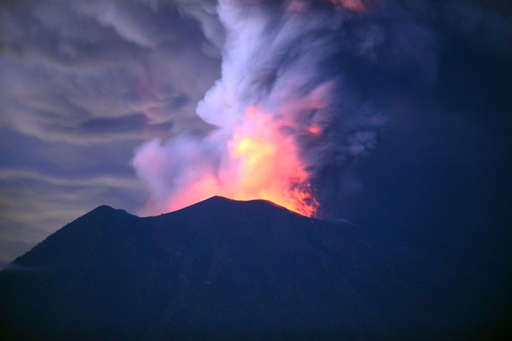 Con it nhat 40 nguoi Viet ket o Bali vi nui lua hinh anh