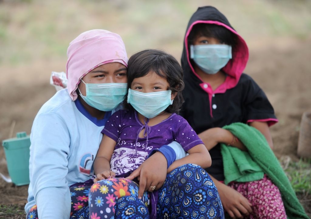 Viet kieu tai Bali chua chay nui lua, chi lo dong dat hinh anh