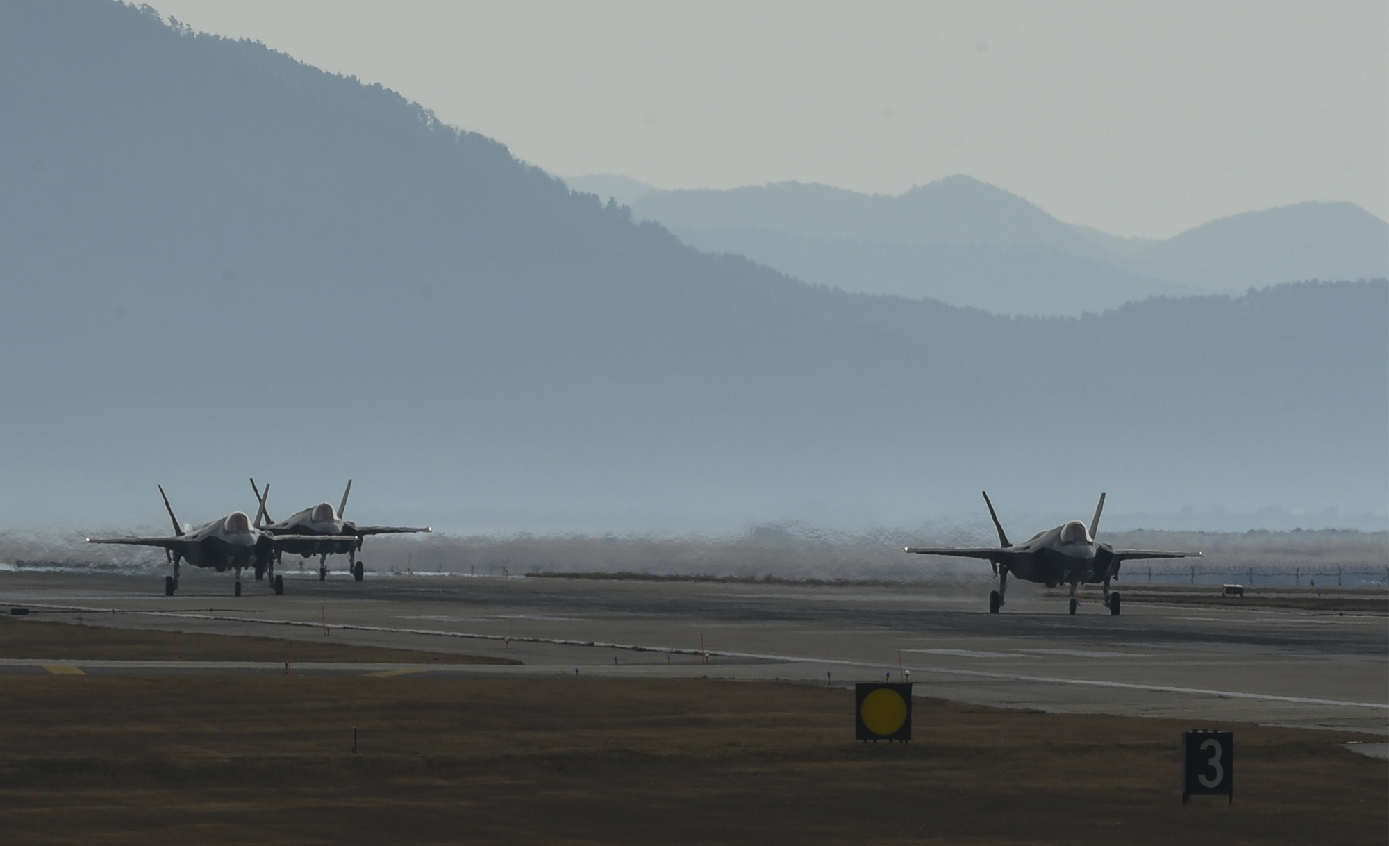 Mỹ Hàn tập trận ảnh 3 My Han tap tran anh 3