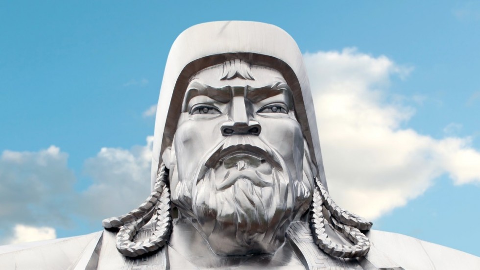 Mot nguoi Trung Quoc vao tu vi xuc pham Thanh Cat Tu Han hinh anh