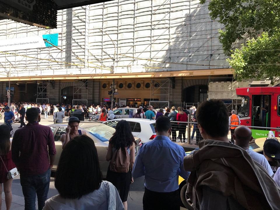 xe lao vào đám đông ở Australia ảnh 3 xe lao vao dam dong o Australia anh 3