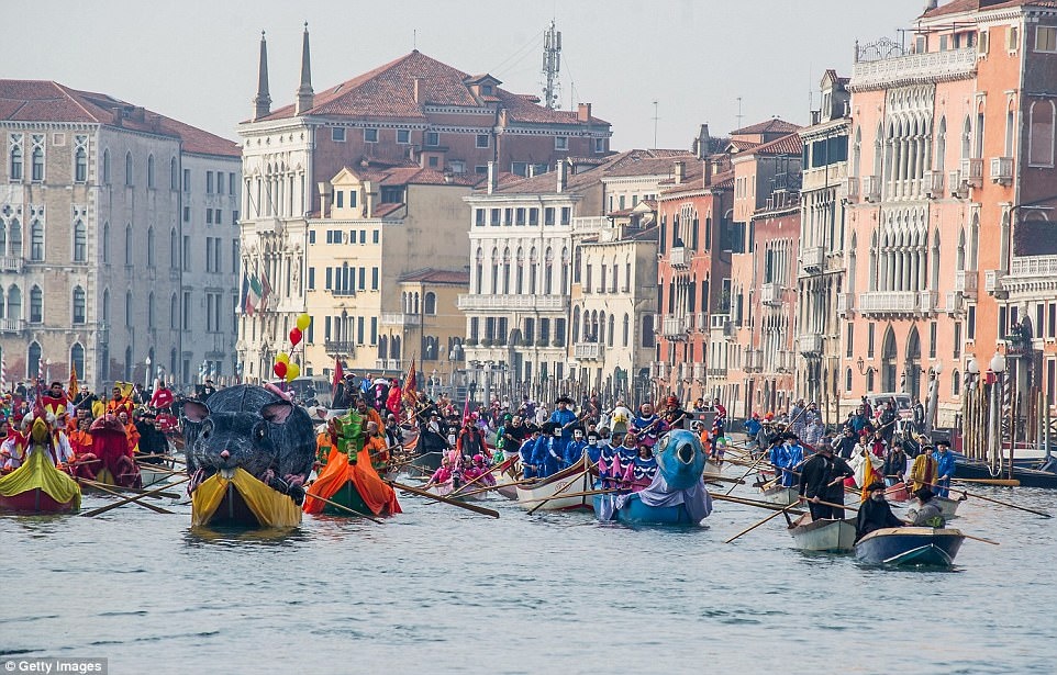 le hoi hoa trang Venice anh 9