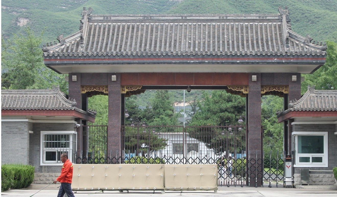 Nha tu cho quan chuc Trung Quoc het cho vi chien dich 'Da ho' hinh anh