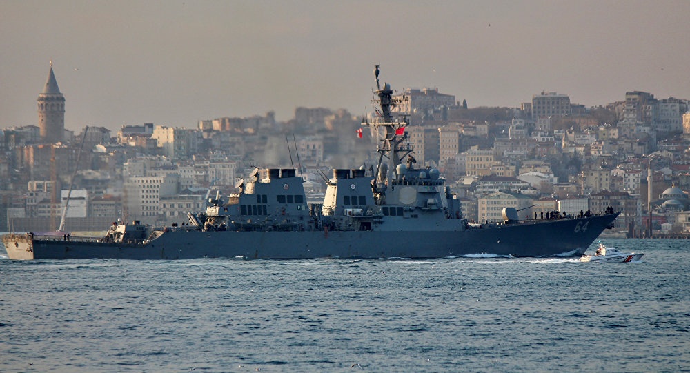 Tau chien My pho dien suc manh o Bien Den, 'gui thong diep' den Nga hinh anh