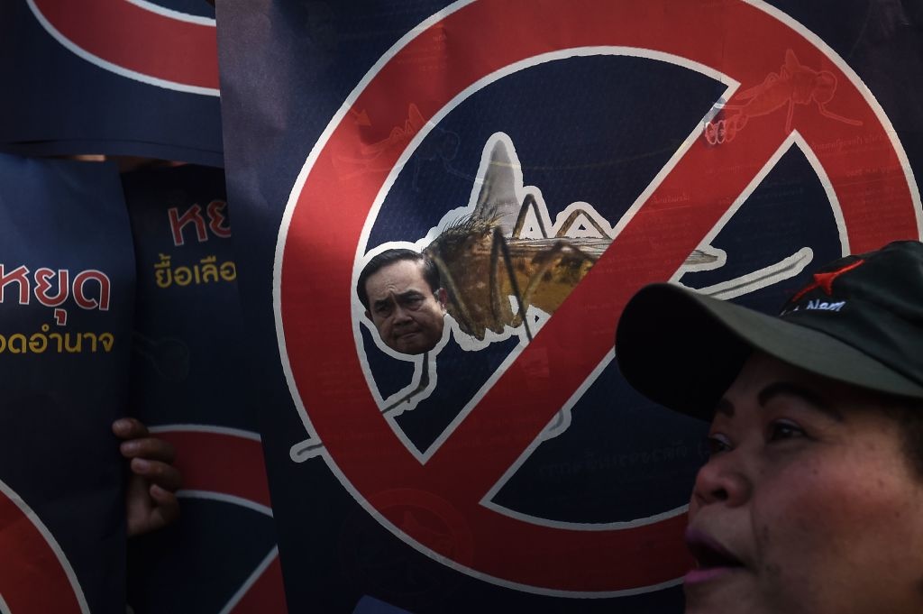 phó thủ tướng Thái dùng đồng hồ sang ảnh 2 pho thu tuong Thai dung dong ho sang anh 2