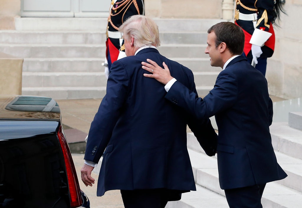 Merkel dung do Trump anh 2