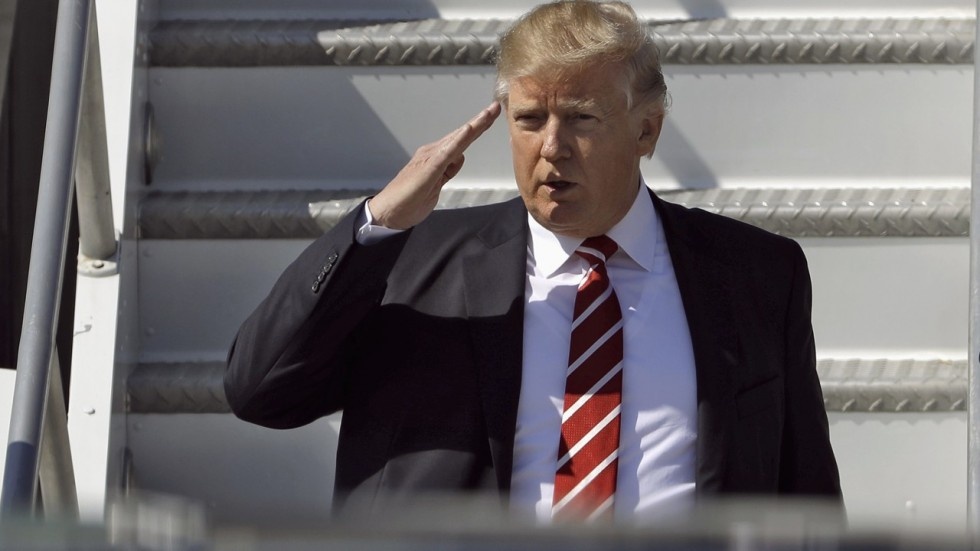 Trump doi duyet binh, Lau Nam Goc noi 'khong co xe tang' hinh anh