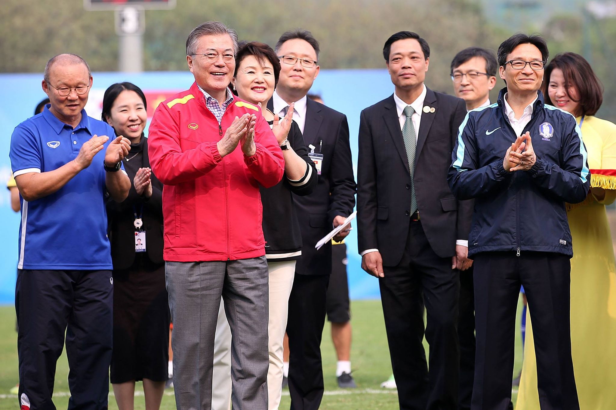 Tong thong Han da bong cung Luong Xuan Truong hinh anh