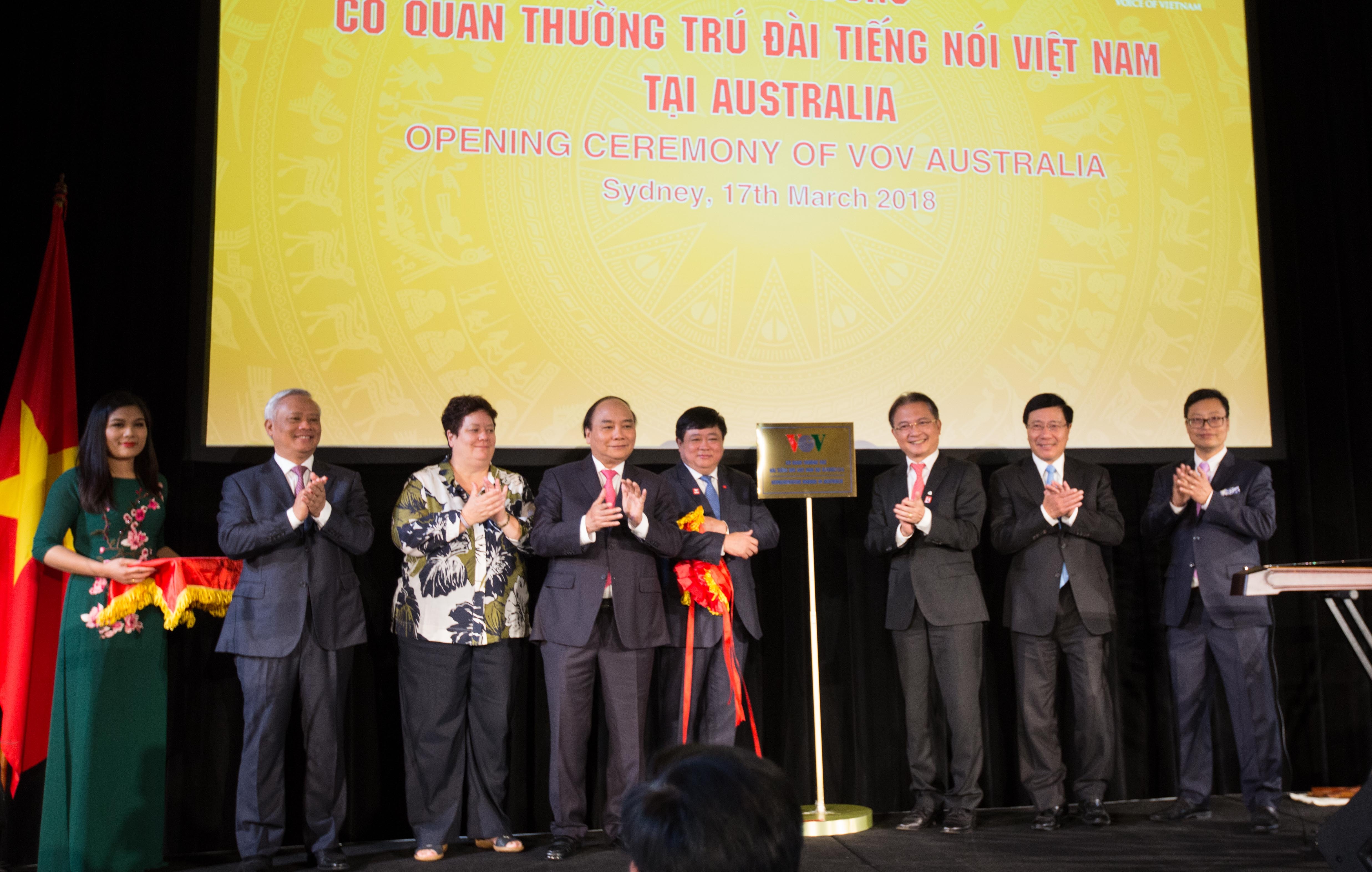 Thủ tướng Nguyễn Xuân Phúc công du ảnh 2 Thu tuong Nguyen Xuan Phuc cong du anh 2