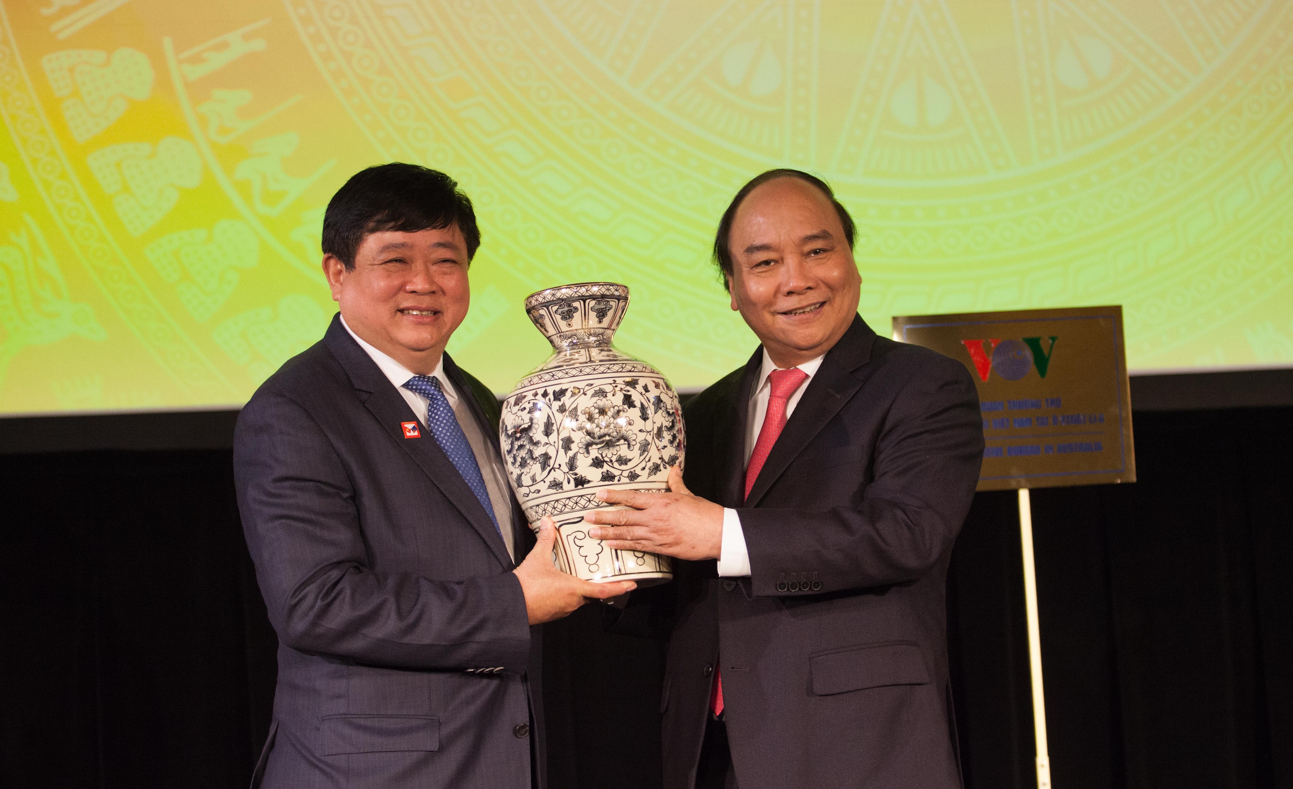 Thủ tướng Nguyễn Xuân Phúc công du ảnh 1 Thu tuong Nguyen Xuan Phuc cong du anh 1