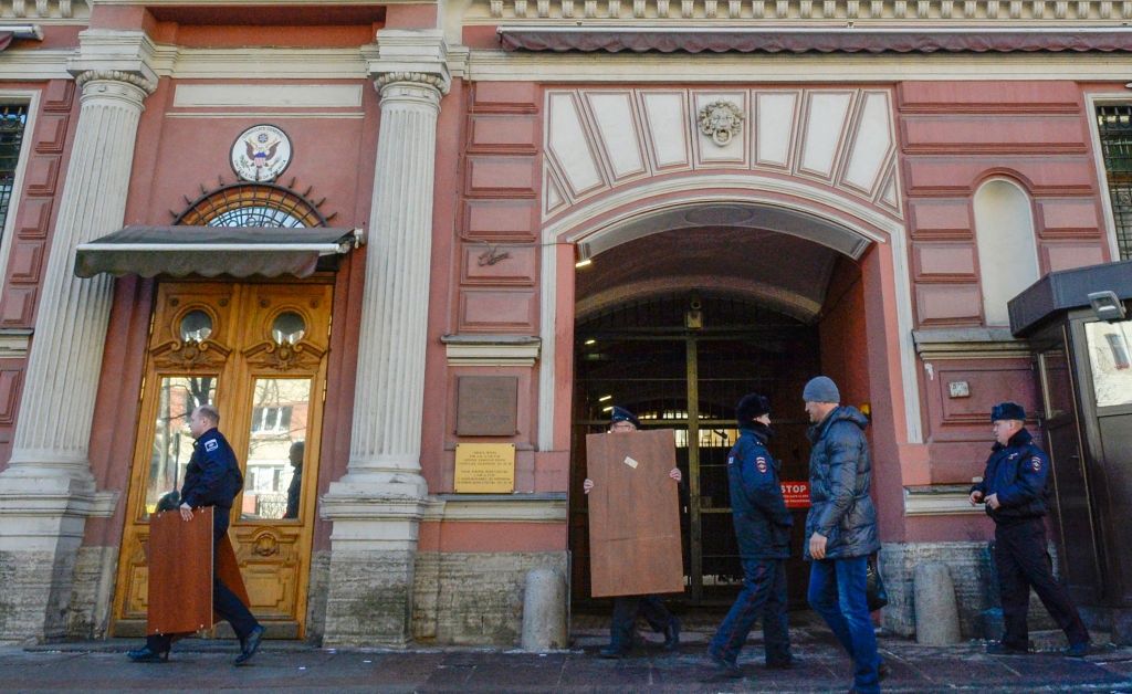 Dien Kremlin: Moscow khong muon 'chien tranh ngoai giao' hinh anh