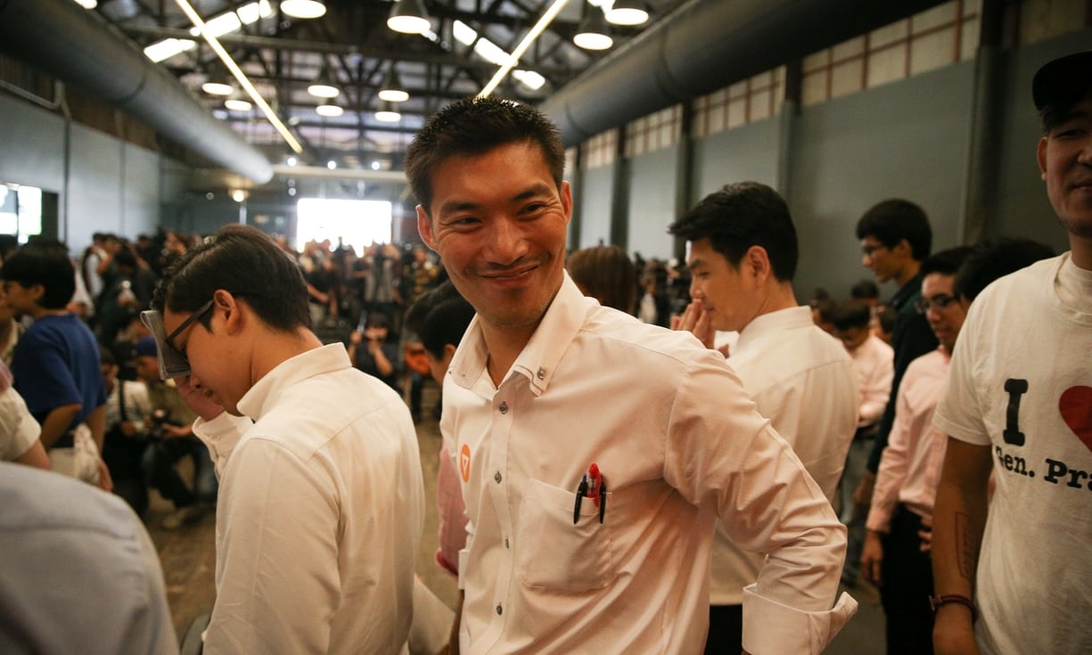 Thai Lan: Dang cua ty phu tre thach thuc chinh quyen quan su hinh anh