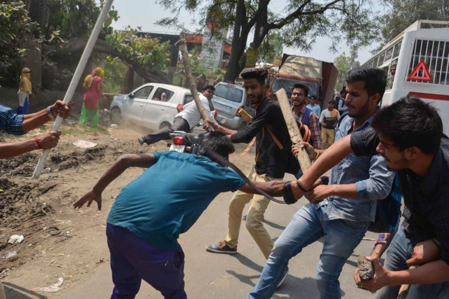 bieu tinh bao luc o An Do anh 5