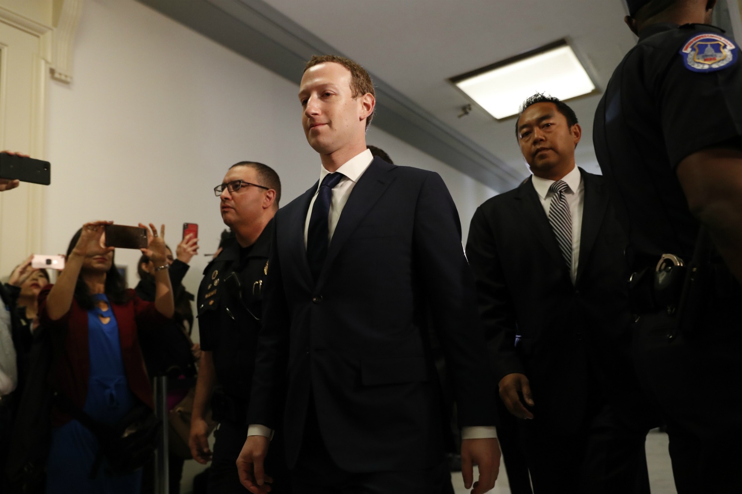 Mark Zuckerberg dieu tran anh 4