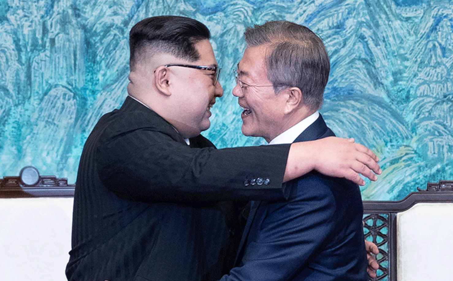 Kim gap Moon: Nhung xuc cam khi 'Mat Troi' doi dien 'Mat Trang' hinh anh