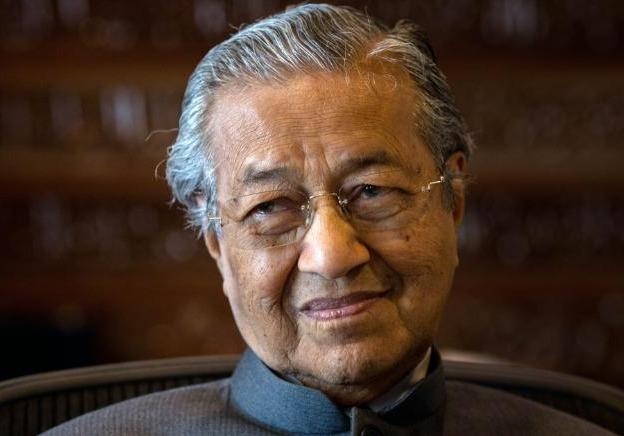 Mahathir o tuoi 92 va cuoc lat do gay soc trong bau cu Malaysia hinh anh
