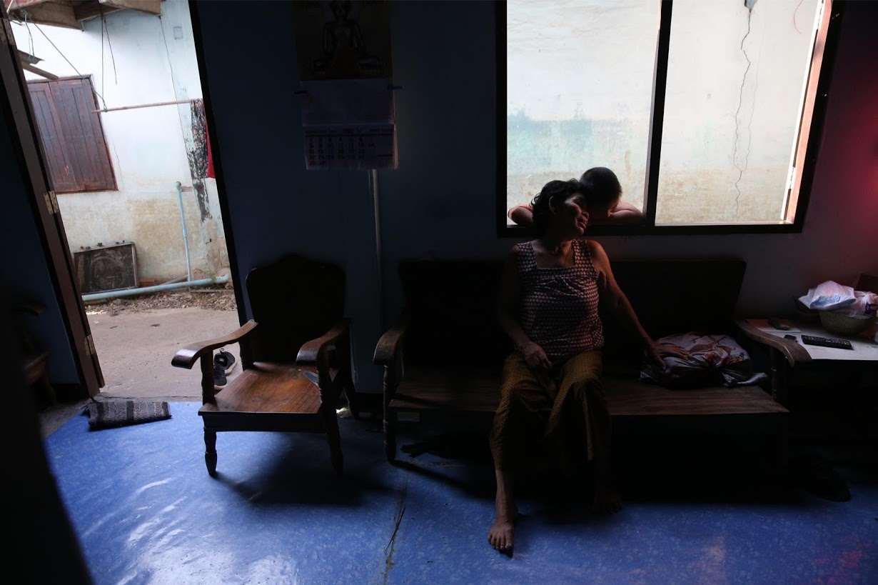 nguoi gia Thai Lan di hoc anh 4