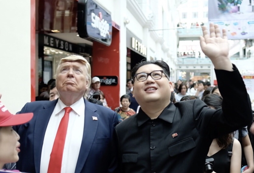 Bo doi Kim - Trump 'gia' thu hut su chu y tai Singapore hinh anh
