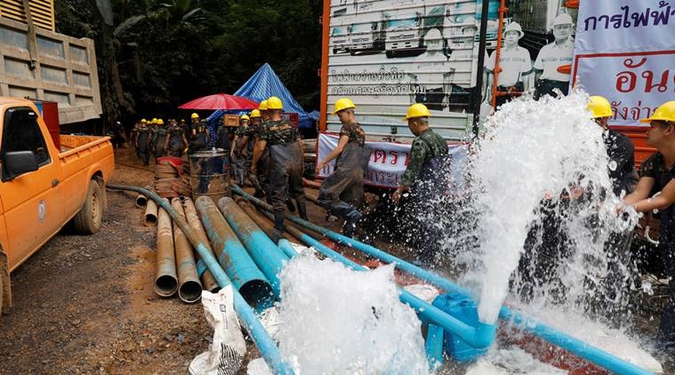 Nong dan Thai chap nhan mat lua, mat vit de cuu doi bong hinh anh