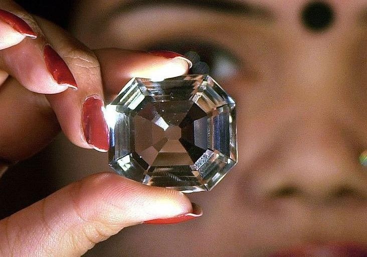 Phat hien tru luong kim cuong khong lo duoi long dat hinh anh