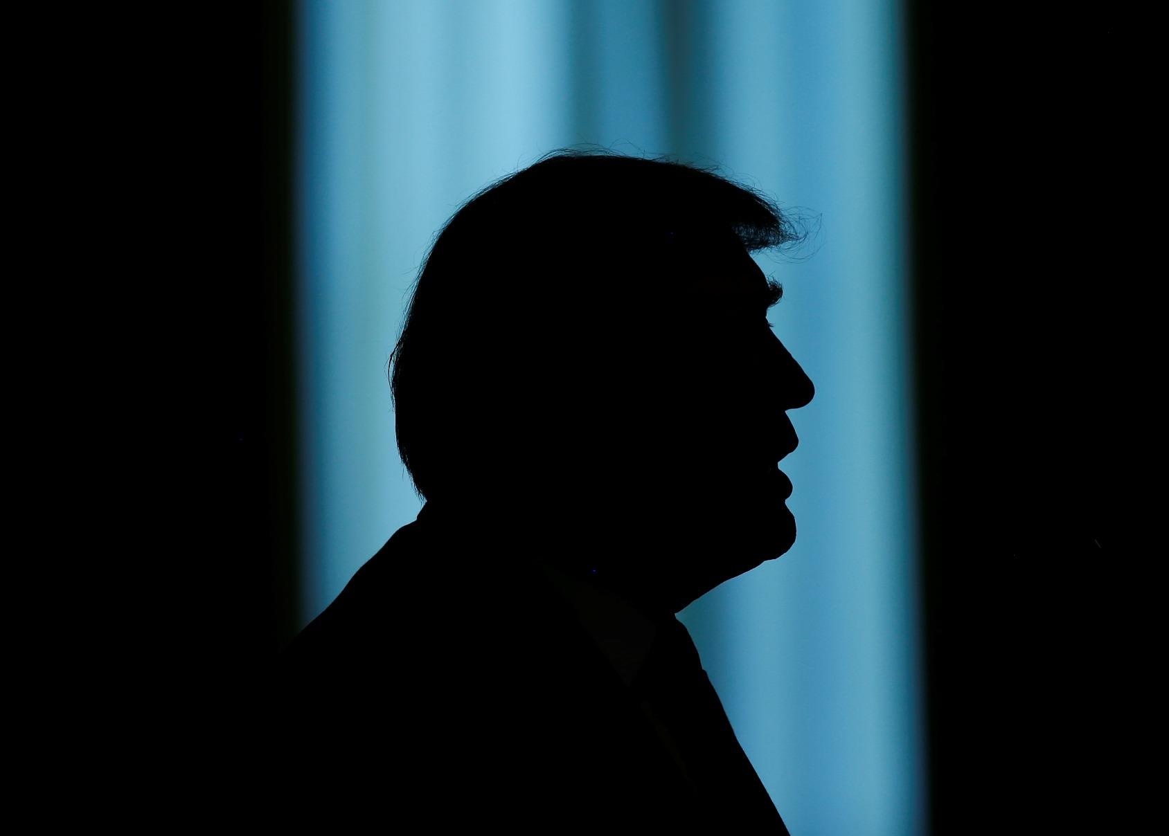 Tong thong Trump khong con kiem soat duoc so phan phap ly cua minh hinh anh