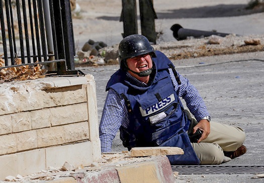 'Phong vien chien truong nhu toi se bien mat boi Google, Facebook' hinh anh