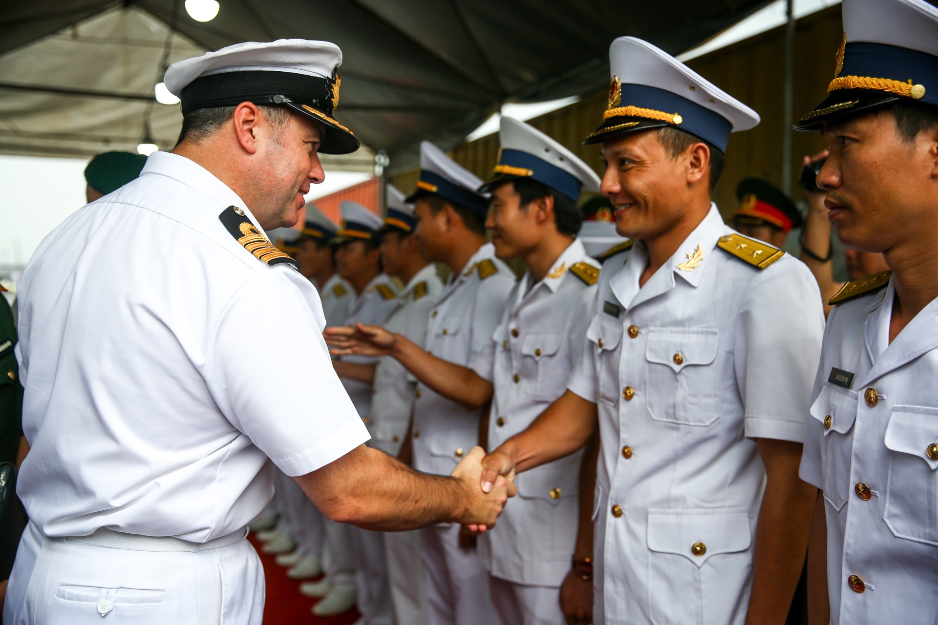 tàu hải quân Anh đến TP.HCM ảnh 2 tau hai quan Anh den TP.HCM anh 2