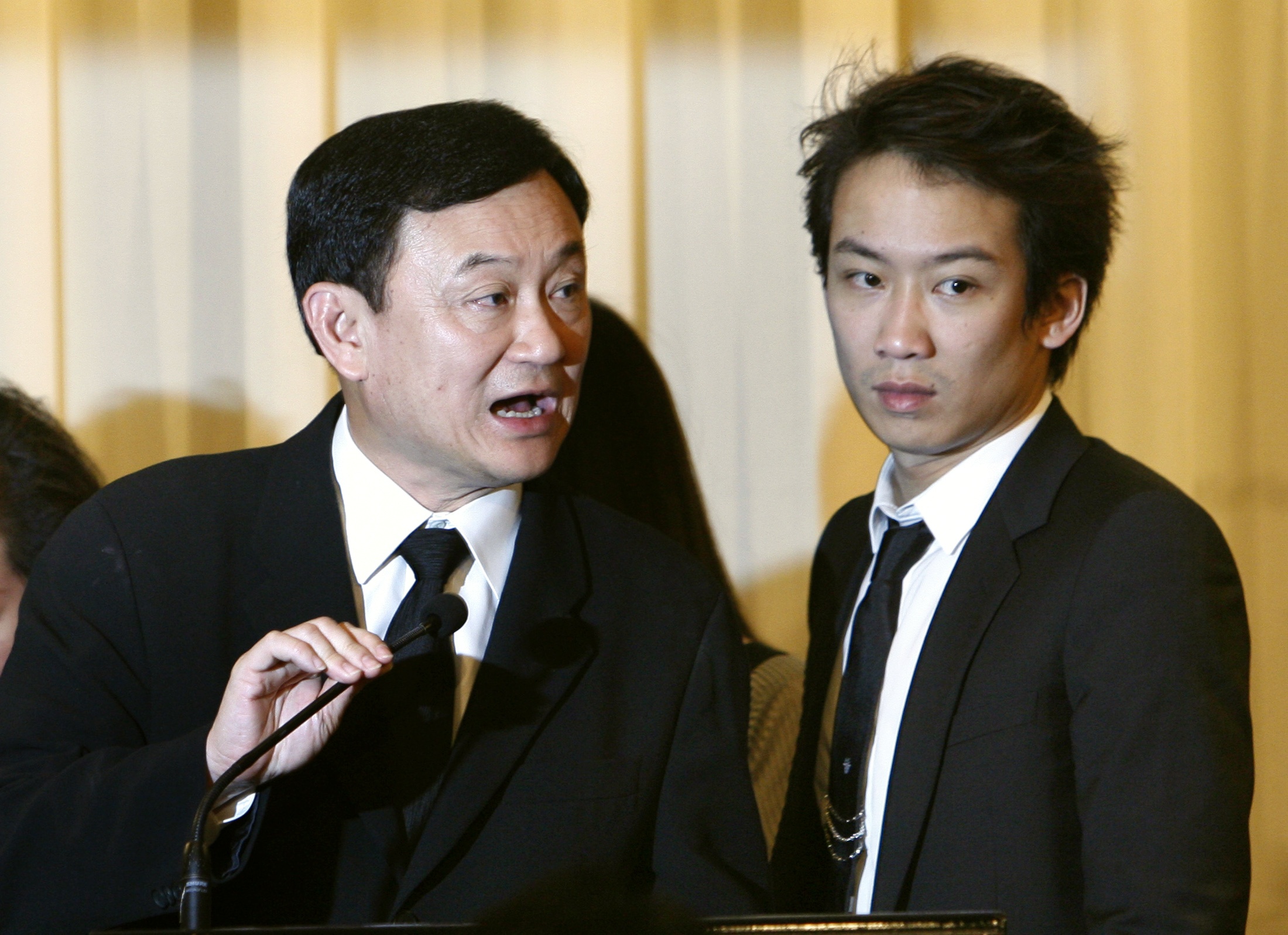 Con trai cuu thu tuong Thaksin bi truy to toi rua tien hinh anh