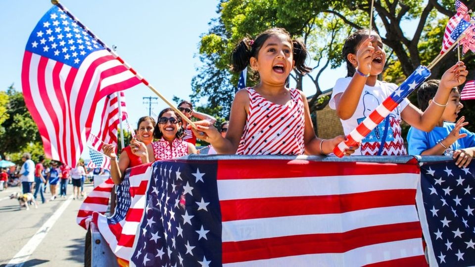 Cau chuyen ho khau va tranh cai cach quan ly cu tru tren the gioi hinh anh