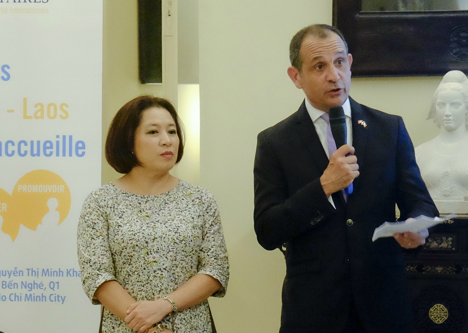 Phap tim kiem tinh nguyen vien Viet Nam de co 'cai nhin tu ben ngoai' hinh anh