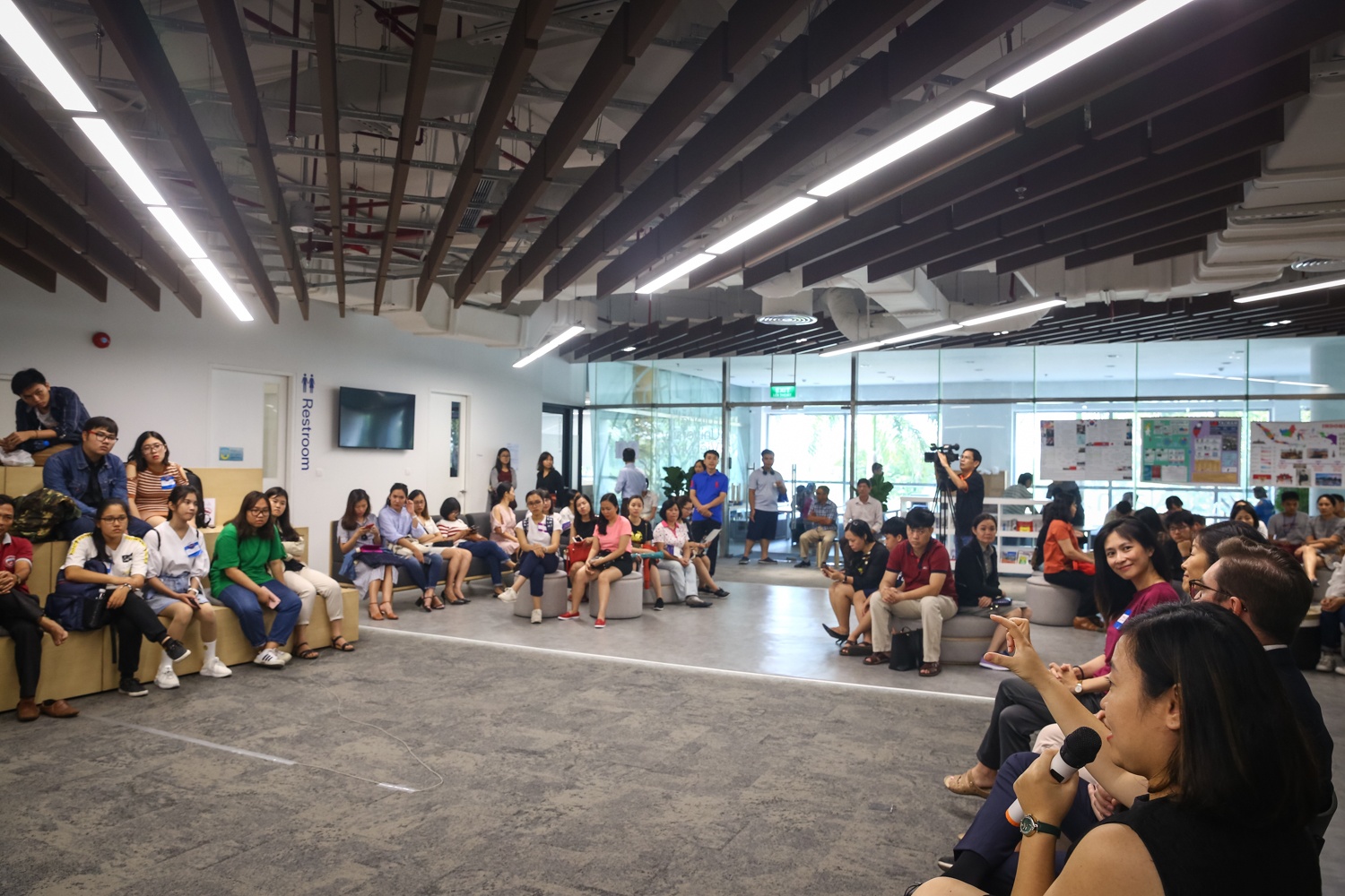 dai hoc Fulbright tuyen sinh ra sao anh 10